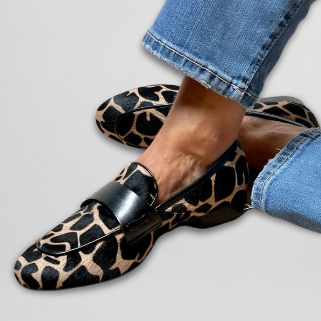 Loafers z ročno izdelanim motivom