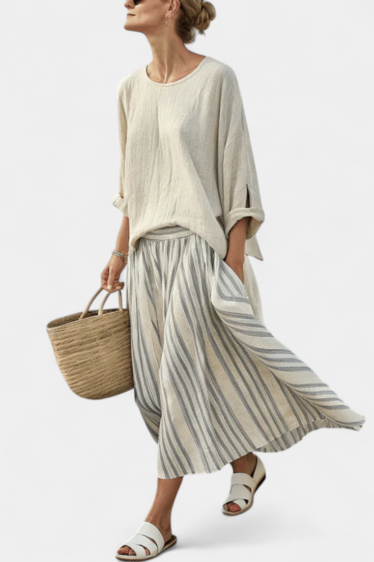 Casual Daisy Kombinacija z Oversize Bluzo in Črtastim Midi Krilom iz Linskega Bambusa za Eleganten in Udoben Videza
