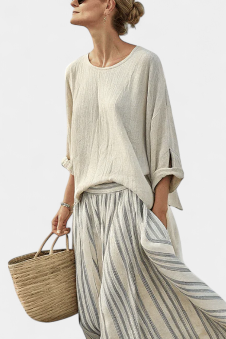 Casual Daisy Kombinacija z Oversize Bluzo in Črtastim Midi Krilom iz Linskega Bambusa za Eleganten in Udoben Videza