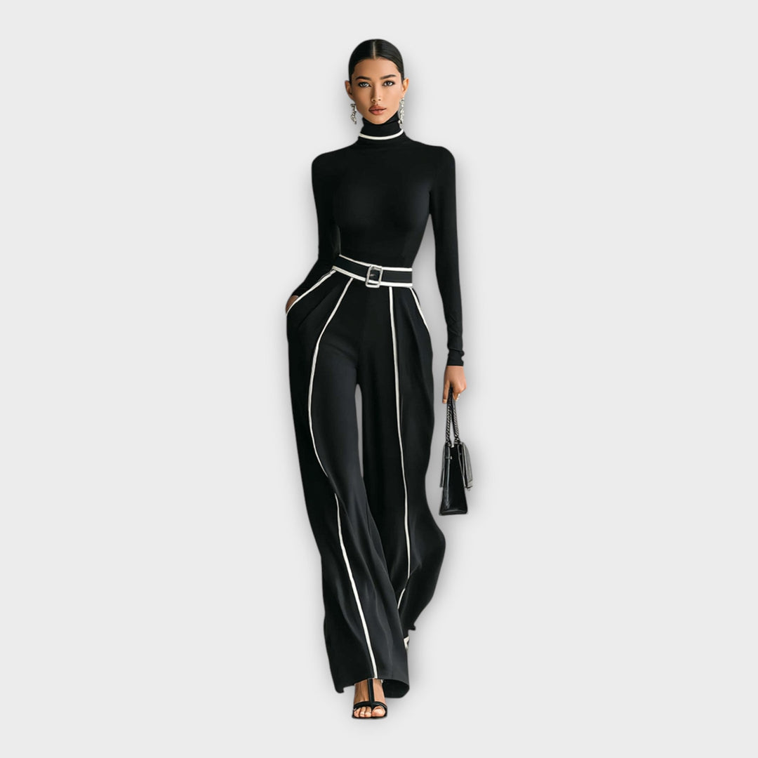 Elegantna enodelna obleka z minimalističnim dizajnom