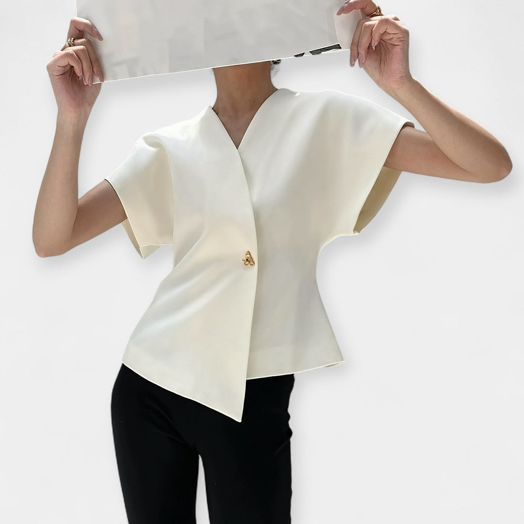 Eleganten Minimalistični Top