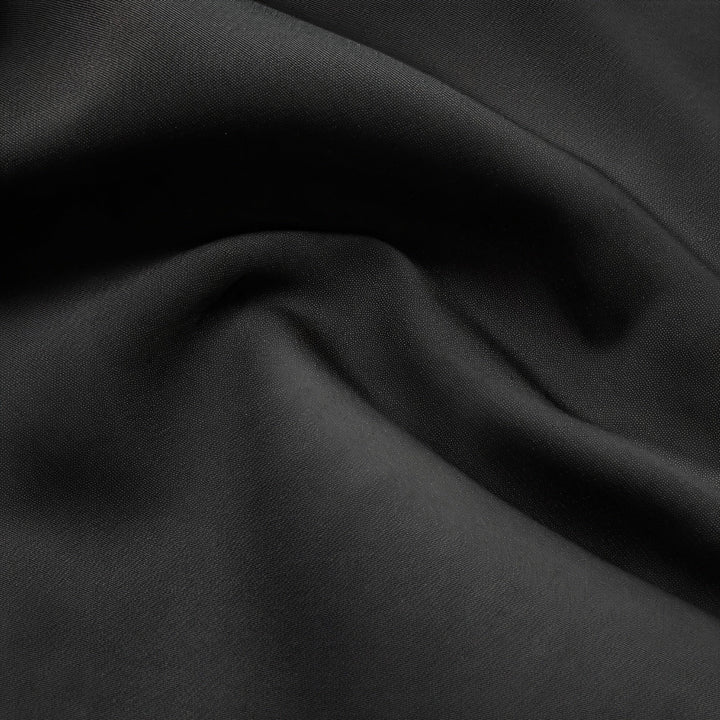 Eleganten Minimalistični Top