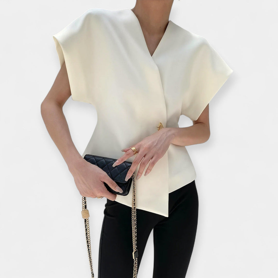 Eleganten Minimalistični Top