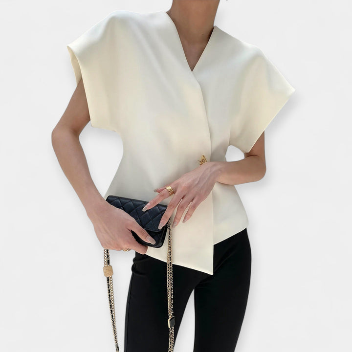 Eleganten Minimalistični Top
