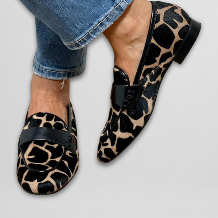 Loafers z ročno izdelanim motivom
