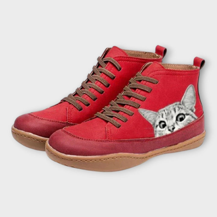 Chic Sneakers with Subtle Design