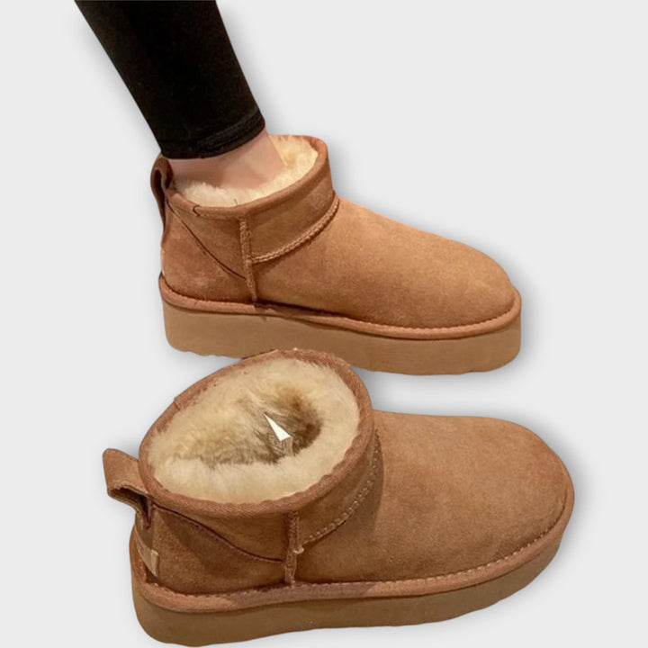 Udobne Suede Čizme z Luksuzno Podlogo