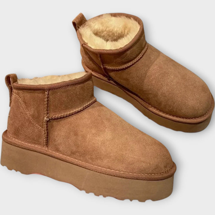 Udobne Suede Čizme z Luksuzno Podlogo