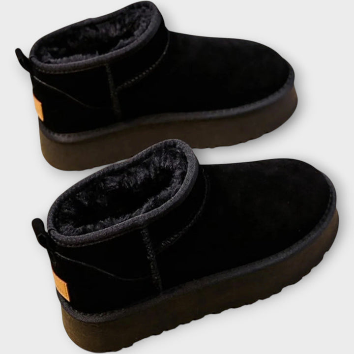 Udobne Suede Čizme z Luksuzno Podlogo