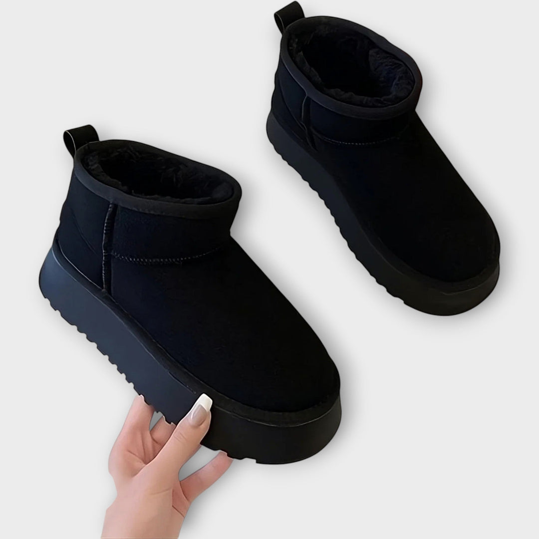 Udobne Suede Čizme z Luksuzno Podlogo