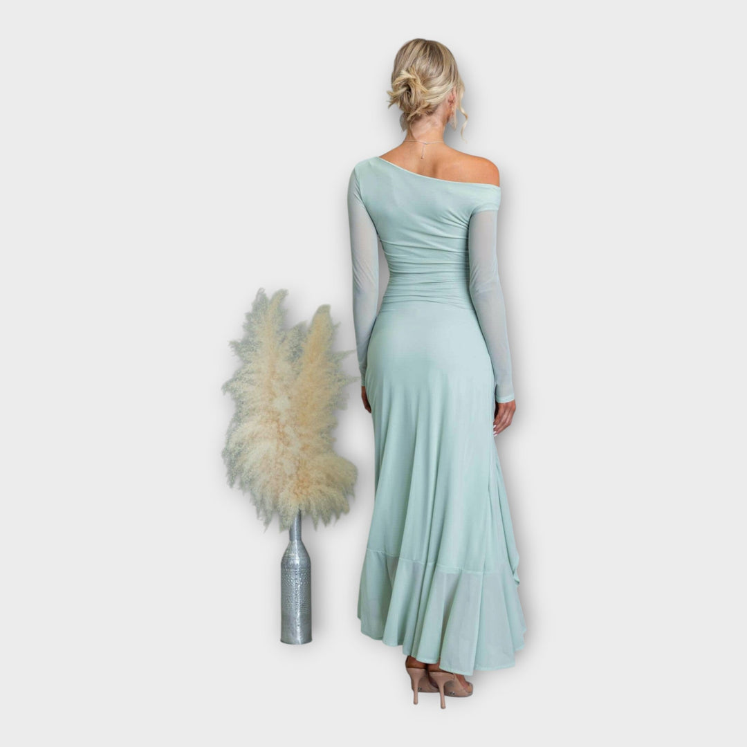 Elegantna obleka s prefinjeno silhueto